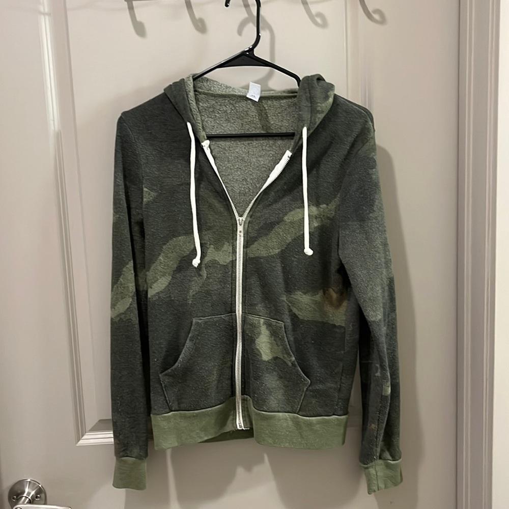 Camo women’s zip up